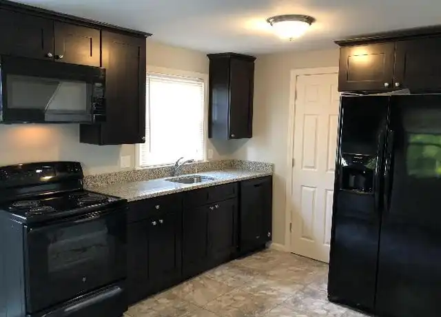 Property at 87 S Silver Ln, Sunderland, MA, 01375, 3 beds, 2 baths, [object Object]
