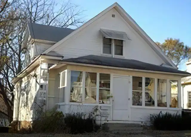 Property at 2027 S Cleveland St Unit 2, Sioux City, IA, 51106, 1 bed, 1 bath, [object Object]