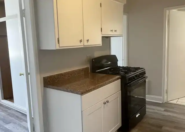 Property at 6705 Stanley Ave Unit 19, Berwyn, IL, 60402, 2 beds, 1 bath, [object Object]