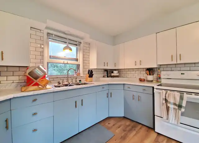 Property at 1717 4th Ave SW, Rochester, MN, 55902, 2 beds, 1 bath, [object Object]