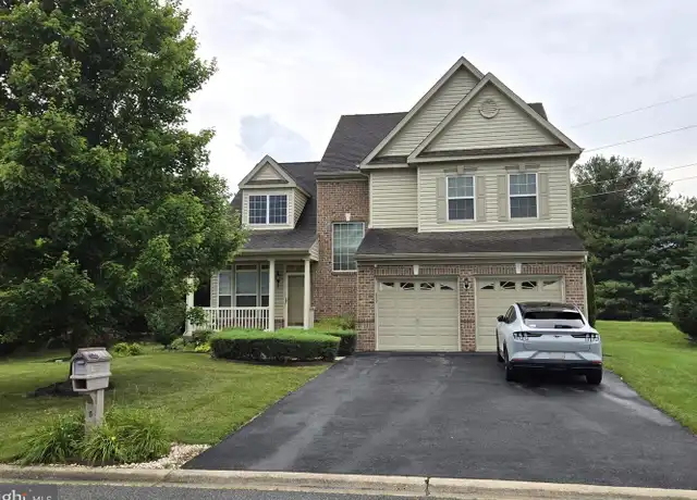 Property at 2 Shawn Ln, Bear, DE, 19701, 4 beds, 2.5 baths, [object Object]