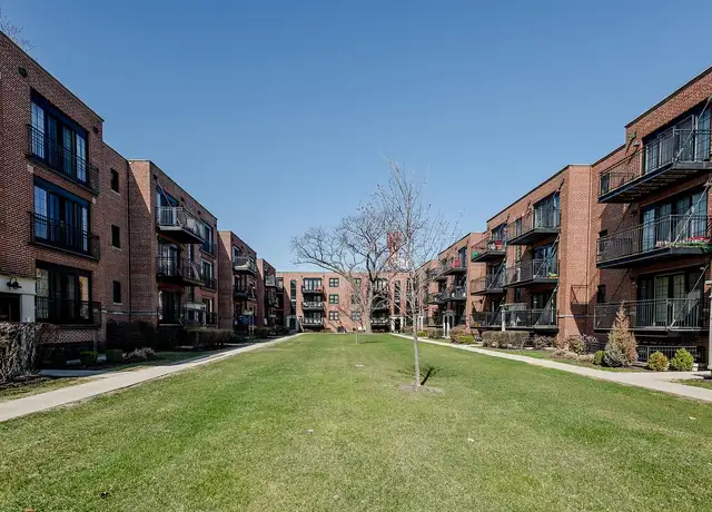 Photo of 2 S Greenwood Ave, Park Ridge, IL 60068