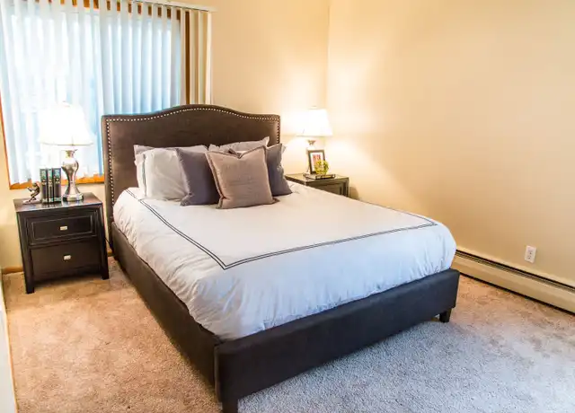Property at 1571 Woodbridge St, Saint Paul, MN, 55117, 1 bed, 1 bath, [object Object]