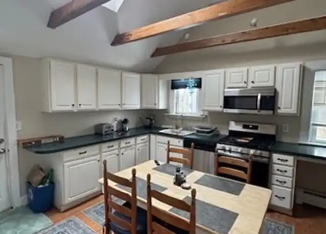Property at 5 Vine St Unit 2, Marblehead, MA, 01945, 2 beds, 1 bath, [object Object]