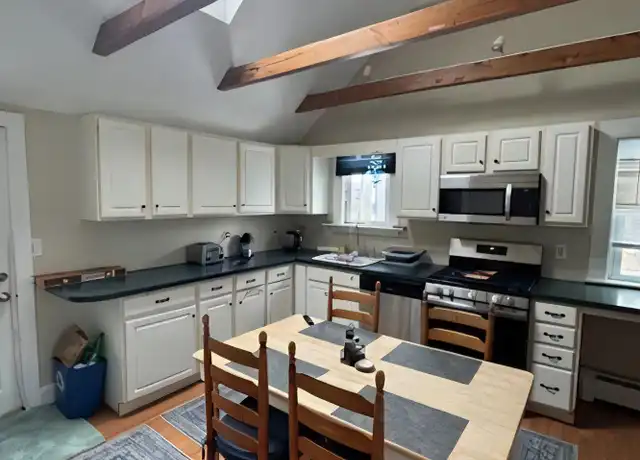 Property at 5 Vine St Unit 2, Marblehead, MA, 01945, 2 beds, 1 bath, [object Object]