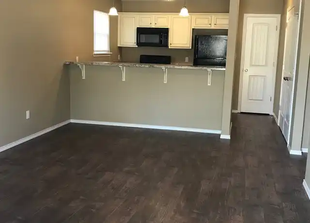 Property at 4601 Jenny Lind Rd Unit 111, Fort Smith, AR, 72901, 2 beds, 1 bath, [object Object]