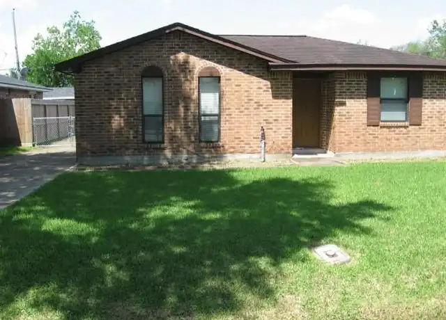 Property at 4726 Caroline St, Seabrook, TX, 77586, 3 beds, 2 baths, [object Object]