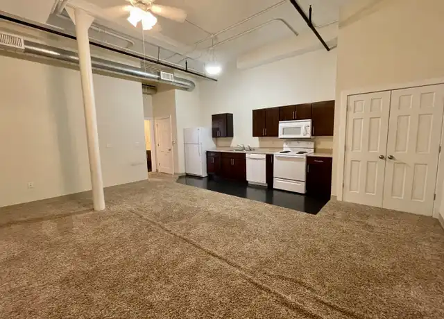Property at 1319 5th Ave, Moline, IL, 61265, 1 bed, 1 bath, [object Object]