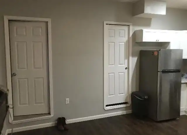 Property at 2333 W Clifton Ave, Cincinnati, OH, 45219, 1 bed, 1 bath, [object Object]