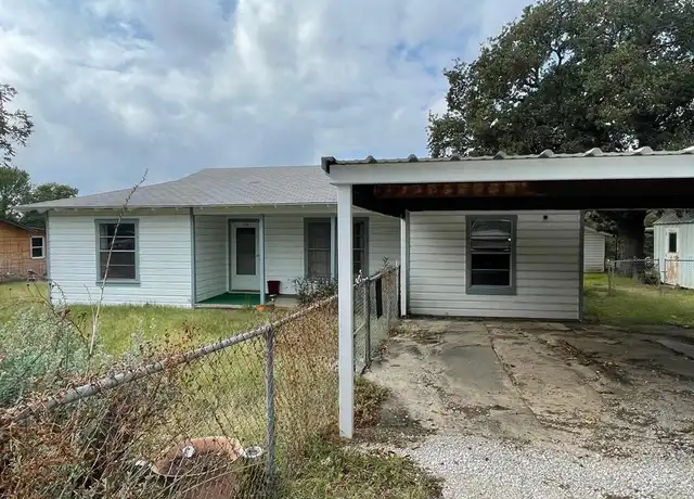 Property at 120 Live Oak St, Azle, TX, 76020, 3 beds, 1 bath, [object Object]