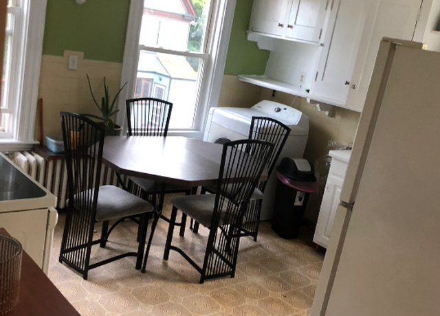 Photo of 10 Commonwealth Ave Unit 1, Gloucester, MA 01930