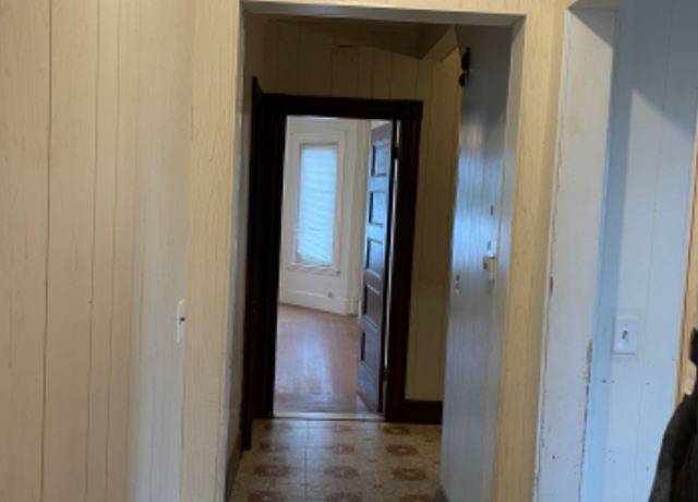 Photo of 10 Commonwealth Ave Unit 1, Gloucester, MA 01930