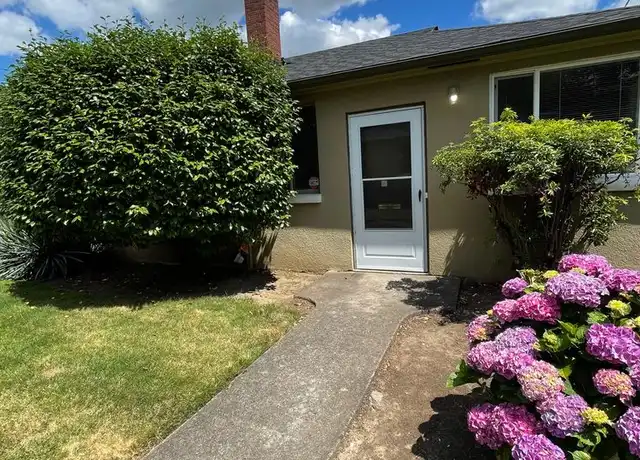 Property at 5109 E Burnside St Unit 8, Portland, OR, 97215, 2 beds, 1 bath, [object Object]