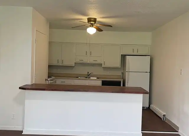 Property at 6319 Hickman Rd Unit 6319-24, Des Moines, IA, 50322, 2 beds, 1 bath, [object Object]
