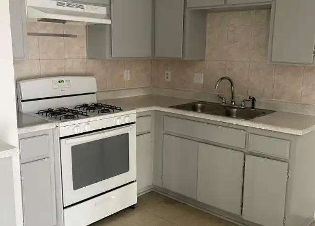 Property at 11222 Chamberlaine Way Unit 9, Adelanto, CA, 92301, 1 bed, 1 bath, [object Object]