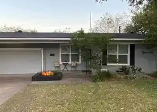 Property at 4525 Selkirk Dr, Fort Worth, TX, 76109, 3 beds, 2 baths, [object Object]