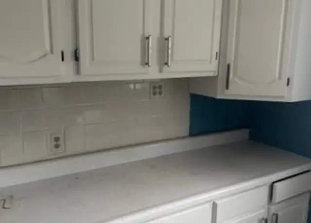 Property at 111 Arlington St Unit 2, Hyde Park, MA, 02136, 3 beds, 2 baths, [object Object]