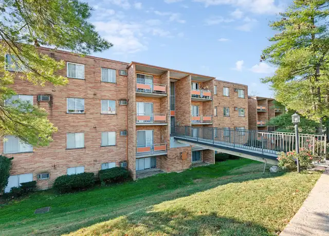Property at Field Terrace Apartments - 3771 Robb Ave, Cincinnati, OH, 45211, 1 bed, 1 bath, [object Object]