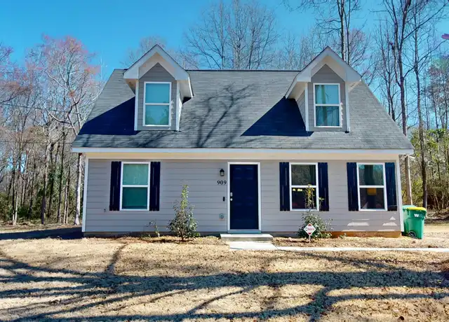Property at 909 Martin Luther King Junior Dr, Jefferson, GA, 30549, 4 beds, 2 baths, [object Object]