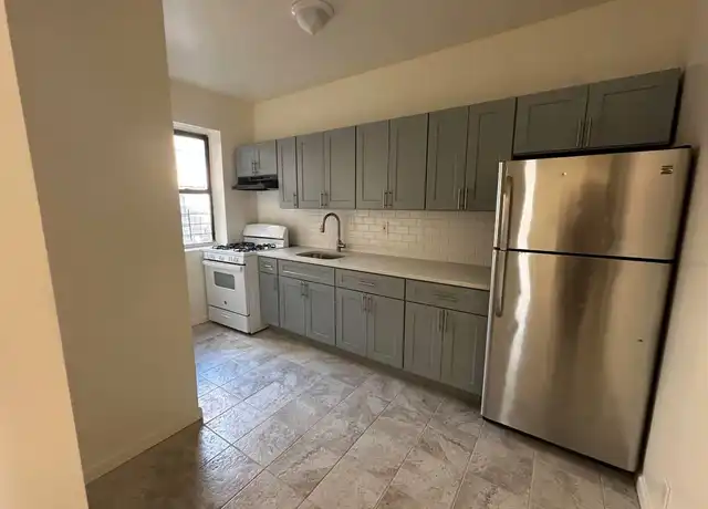 Property at 497 Van Cortlandt Park Ave Unit 4r, Yonkers, NY, 10705, 4 beds, 1 bath, [object Object]