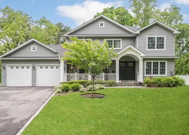 Property at 300 Locust Ln, Roslyn Heights, NY, 11577, 5 beds, 4 baths, [object Object]