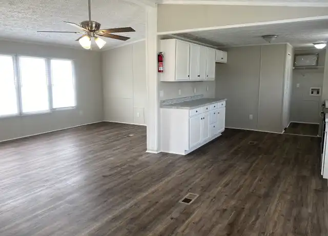 Property at 2915 E National Cemetery Rd, Florence, SC, 29506, 4 beds, 2 baths, [object Object]