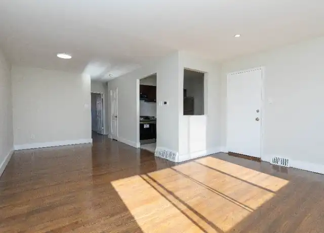 Property at 7041 N 15th St Unit 323B, Philadelphia, PA, 19126, 1 bed, 1 bath, [object Object]