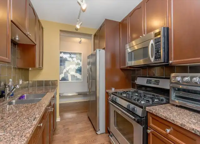 Property at 200 W Grand Ave, Chicago, IL, 60654, 2 beds, 2 baths, [object Object]