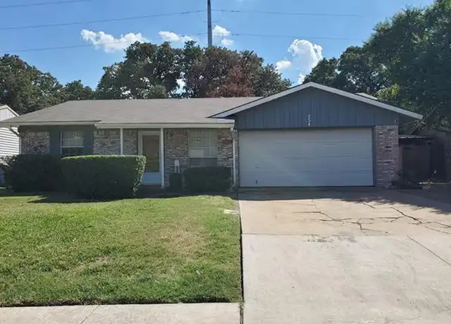 Property at 254 Oakwood Ln, Lewisville, TX, 75067, 3 beds, 2 baths, [object Object]