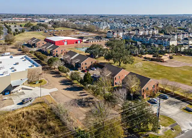 Property at Guidry Row Apartments - 327 Guidry Rd, Lafayette, LA, 70503, 2 beds, 2 baths, [object Object]