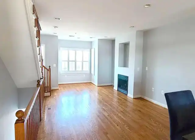 Property at 524 15th St SE Unit UPPER, Washington, DC, 20003, 3 beds, 2.5 baths, [object Object]