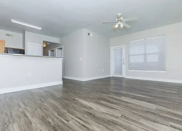 Property at Providence Mockingbird - 1853 W Mockingbird Ln, Dallas, TX, 75235, 1 bed, 1 bath, [object Object]