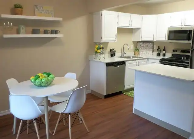 Property at Commons at Hawthorn Village - 1225 NE 51st Ave, Hillsboro, OR, 97124, 1-2 bed, 1-2 bath, [object Object]
