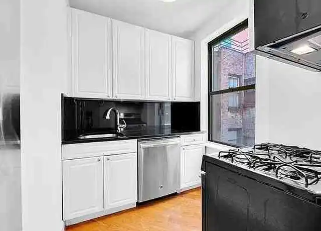 Property at 226 E 70th St Unit 4C, New York, NY, 10021, 3 beds, 2 baths, [object Object]