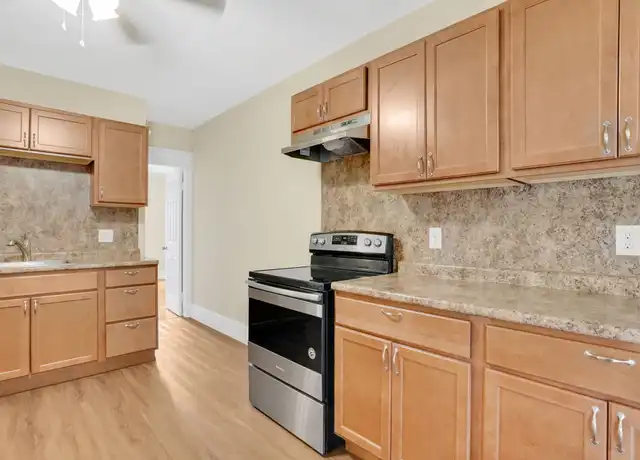 Property at 42 Kensington Ave Unit 1L, Springfield, MA, 01108, 2 beds, 1 bath, [object Object]