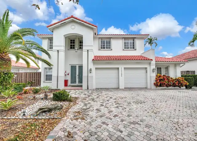 Property at 11304 NW 66th St, Doral, FL, 33178, 6 beds, 4 baths, [object Object]