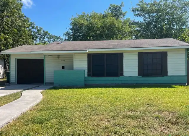 Property at 1610 Travis Ave, Victoria, TX, 77901, 3 beds, 1 bath, [object Object]