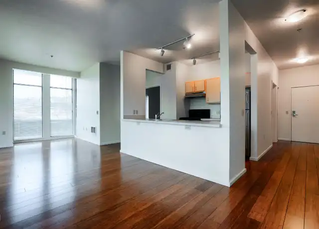 Property at OVERTON PARK APARTMENTS (HASM01) - 2315 NW Overton St, Portland, OR, 97210, 1 bed, 1 bath, [object Object]