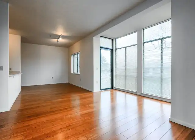 Property at OVERTON PARK APARTMENTS (HASM01) - 2315 NW Overton St, Portland, OR, 97210, 1 bed, 1 bath, [object Object]