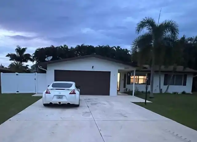 Property at 1605 S Mayfair Rd, Fort Myers, FL, 33919, 3 beds, 2 baths, [object Object]