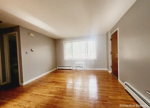 Property at 10720 S Ridgeland Ave, Worth, IL, 60482, 1 bed, 1 bath, [object Object]