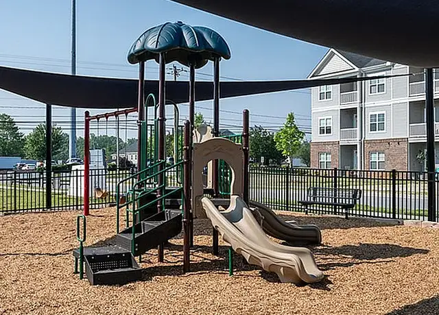 Photo of 1042 N Main St, Mooresville, NC 28115