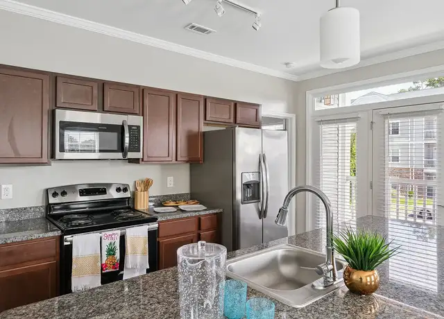 Photo of 1042 N Main St, Mooresville, NC 28115