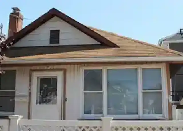 Property at 104 Wisconsin St, Long Beach, NY, 11561, 1 bed, 1 bath, [object Object]
