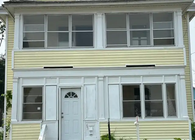 Property at 63-65 Euclid St W, Hartford, CT, 06112, 3 beds, 1 bath, [object Object]