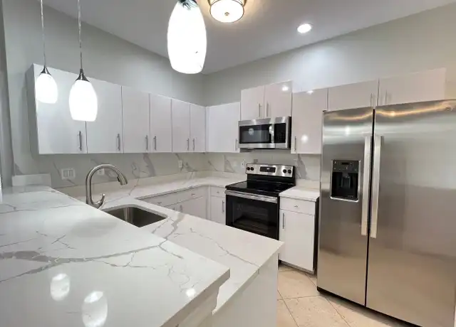 Property at 1700 Redwood St Unit 1702-A, Sarasota, FL, 34231, 2 beds, 2 baths, [object Object]