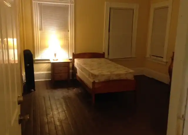 Property at 71 Vine St Unit 5, New Britain, CT, 06052, 1 bed, 1 bath, [object Object]