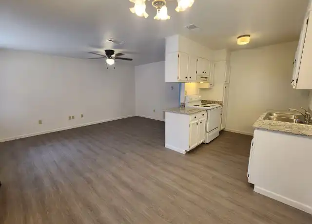 Property at 501 S Walnut St Unit 10, Lampasas, TX, 76550, 1 bed, 1 bath, [object Object]