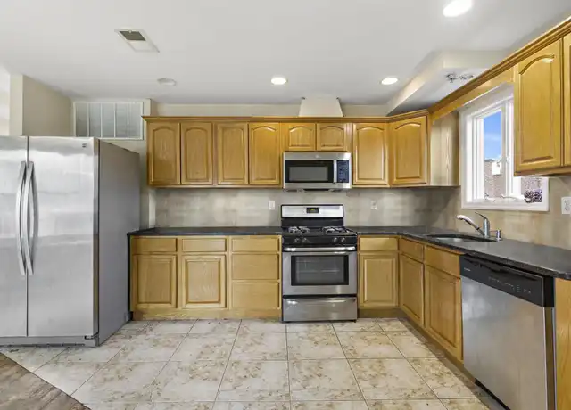 Property at 304 49th St #3, Union City, NJ, 07087, 3 beds, 2 baths, [object Object]