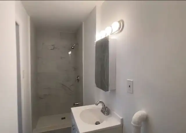 Property at 107 Caroline St Unit 2, Bridgeport, CT, 06608, 3 beds, 1 bath, [object Object]